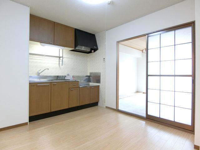 竹城台ハイツＥ棟のキッチン|同物件別部屋イメージ写真