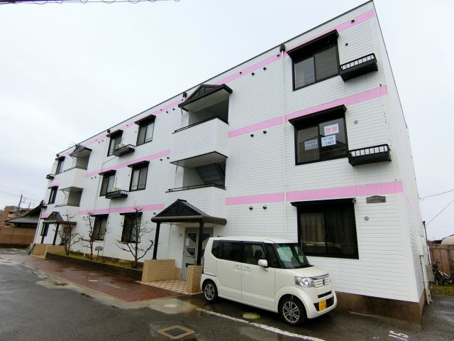 竹城台ハイツＥ棟の外観