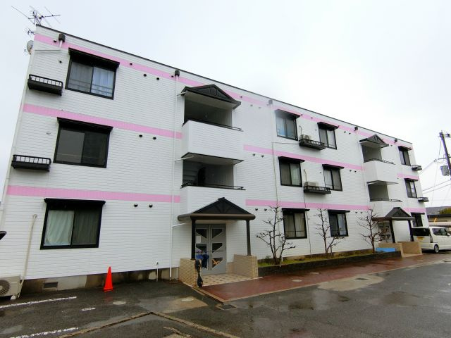 竹城台ハイツＥ棟の外観