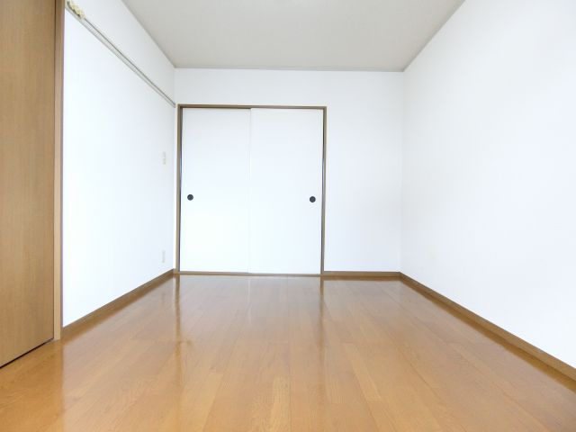 竹城台ハイツＥ棟の居間・リビング|同物件別部屋イメージ写真