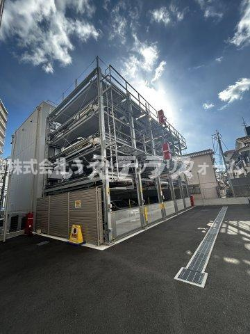 セレニテ神戸ミラクノールの駐車場