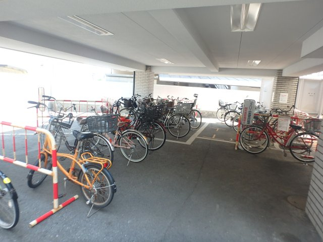 【その他共用部分】 | フェイバリー甲東園Ⅱ | 駐車場です