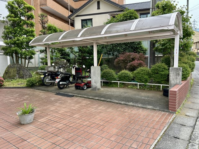 エクセレントプラザ湯河原の駐輪場
