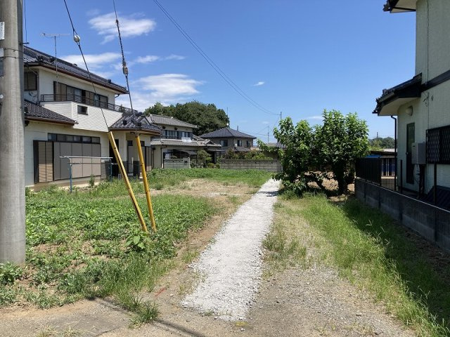 鴻巣市原馬室　売地の前面道路含む現地写真|南側道路