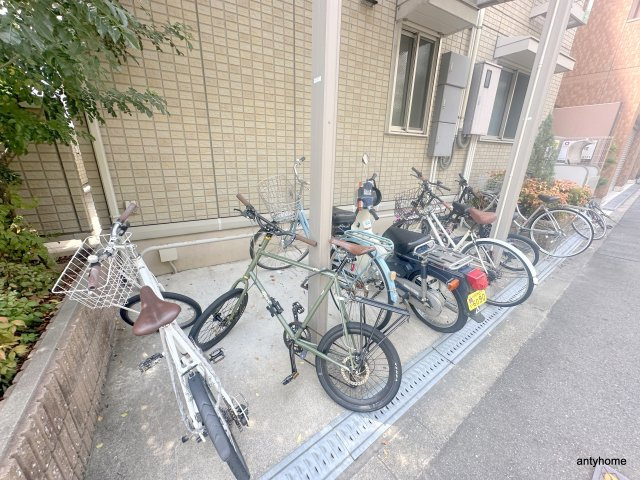 メゾン・ド・セリジェの駐車場