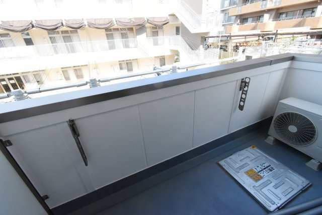 ソリティア西宮のバルコニー