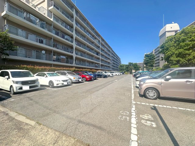 日商岩井北浦和マンション B棟の駐車場|駐車場