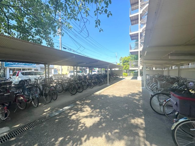 日商岩井北浦和マンション B棟の駐輪場|駐輪場