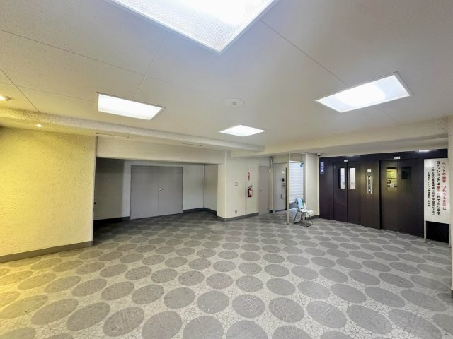 日商岩井北浦和マンション B棟のエントランス|エントランスホール