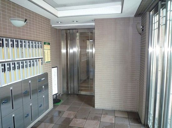 ロイヤルアメニティー中板橋のロビー