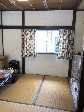 2階の和室、こちらは二部屋に分けることも可能です。