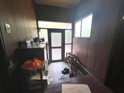 【玄関】 | 山梨市一町田中　カーポート付き中古戸建