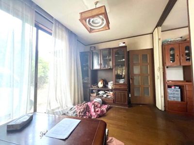 【居間・リビング】 | 山梨市一町田中　カーポート付き中古戸建
