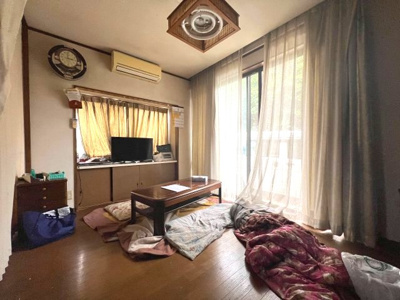 【居間・リビング】 | 山梨市一町田中　カーポート付き中古戸建