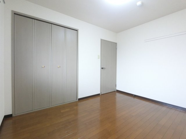 【寝室】