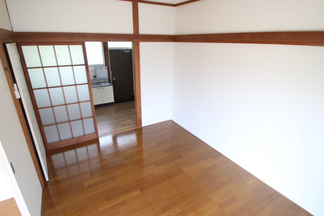 元ハイツの洋室