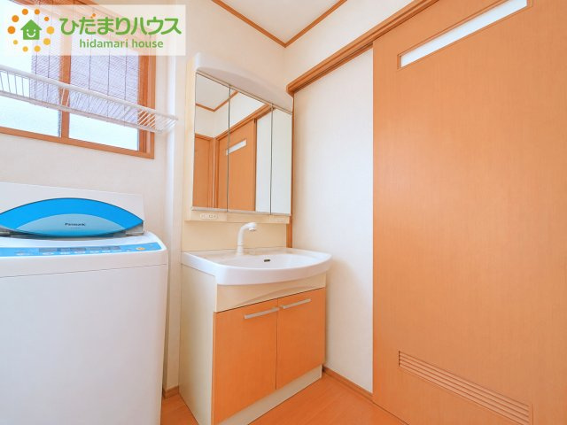 いわき市常磐関船町屋津　中古戸建の洗面所|収納力と機能性に優れたシャワー付き洗面化粧台！