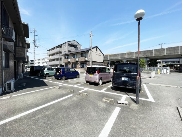 グラン･カネイの駐車場