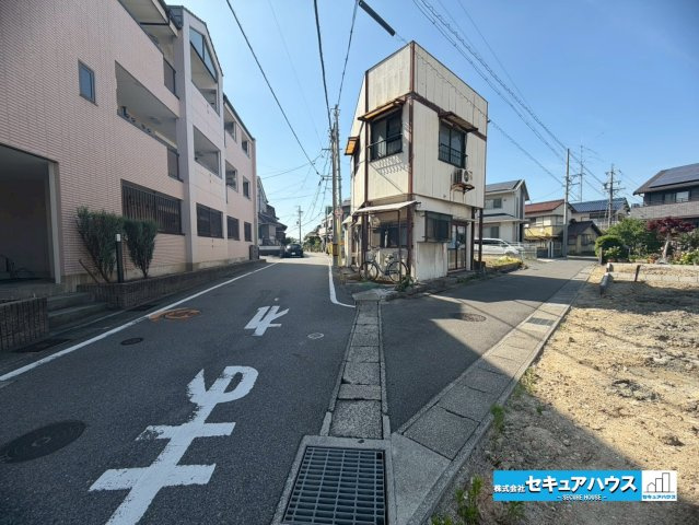 【同施工物件ご案内可能】東海市名和町岡前　全２棟の前面道路含む現地写真|事前予約にて現地ご見学いただけます！お気軽にお問い合わせください♪
■株式会社　セキュアハウス■
住宅ローンに強く、知識、経験豊富なスタッフ在籍
お客様に寄り添い、ご成約後もサポート致します。