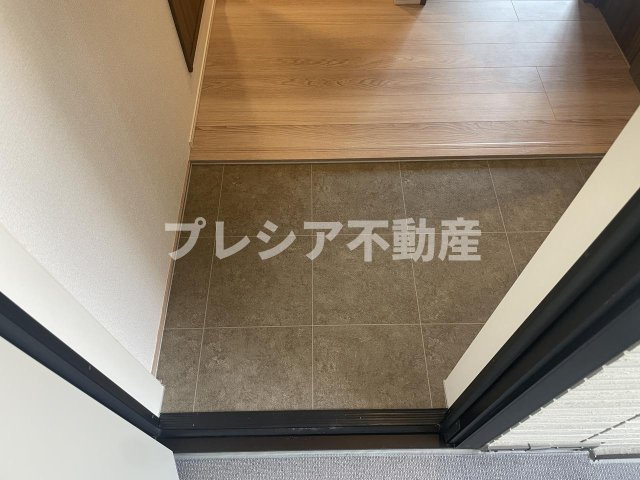 上甲子園廣和レジデンスの玄関