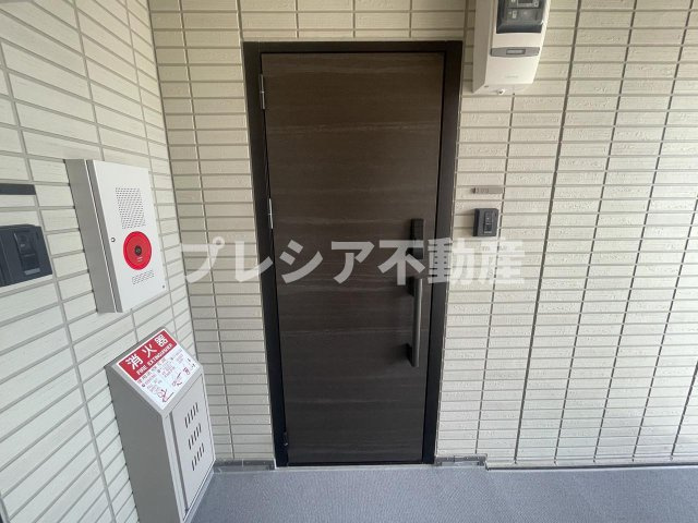 上甲子園廣和レジデンスの玄関