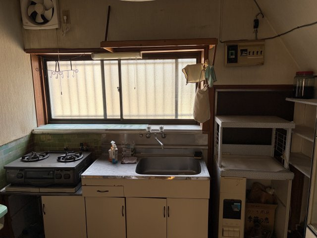 取手市野々井　中古戸建てのキッチン