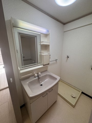 ハイツ長岡京の独立洗面台|注）洗面台はお湯は出ません　
