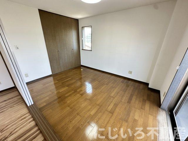 シャンゼリゼ壱番館の居間・リビング