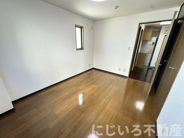 シャンゼリゼ壱番館の居間・リビング
