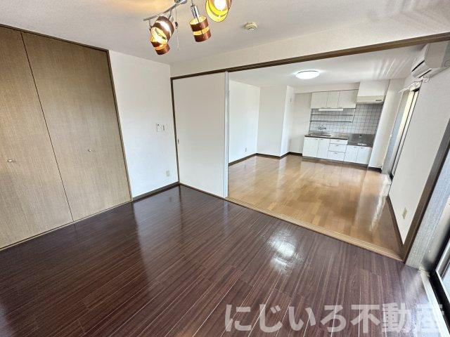 シャンゼリゼ壱番館の居間・リビング