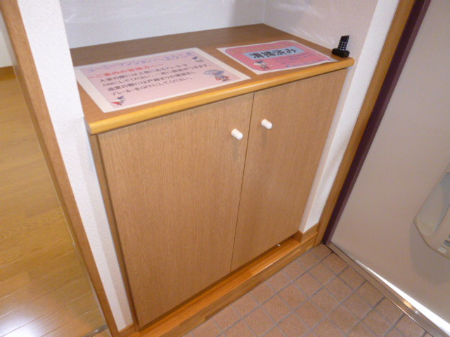 フルールの内装|下駄箱