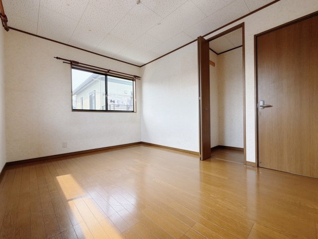 【中古戸建】熊谷市拾六間の洋室|■洋室｜子供部屋のメリットは「自立心を養うことができる」「自分で整理整頓できるようになる」そして、お子様が成長した際には「プライバシーを確保できる」といい事だらけ♪