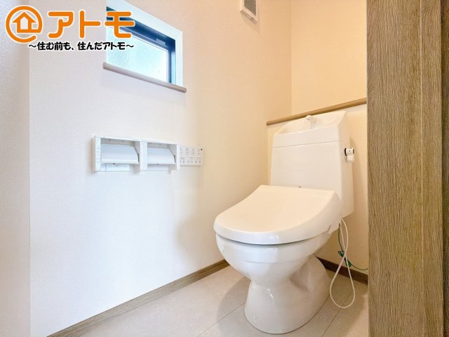 【トイレ】 | 駿東郡清水町長沢643番　新築一戸建て　B号棟 | ２つトイレがあるので朝も混みあわずに使うことができます！