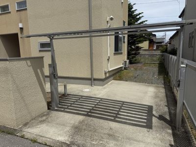 【駐車場】 | 佐久市岩村田一本柳中古住宅 | 自動昇降ゲート