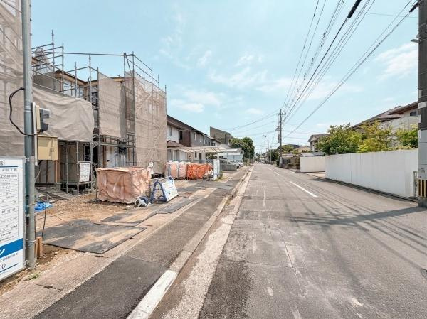 岩田町2丁目1期1号棟の前面道路含む現地写真|前面道路含む現地(2026年6月撮影)