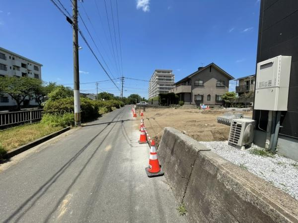 岩田町2丁目2期1号棟の前面道路含む現地写真|前面道路含む現地（2026年5月撮影）