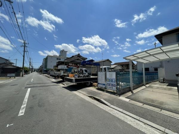 岩田町2丁目1期2号棟の前面道路含む現地写真|前面道路含む現地（2026年5月撮影）