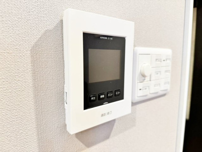 【セキュリティ】 | 岡本センチュリーマンション | 女性やお子様がお一人の際も安心なTVモニター付きインターフォン