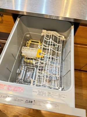 【キッチン】 | 岡本センチュリーマンション | 食洗機は手洗いよりも時間の節約ができるので、子育てや家事で忙しい家庭の見方です