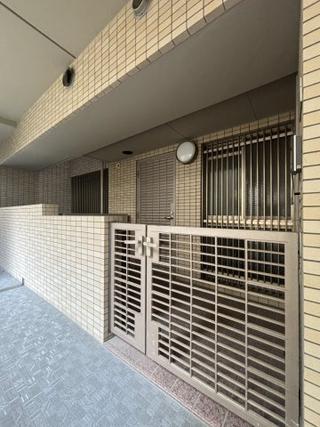 ファミール芦屋ガーデンスクエアⅣ番館のエントランス