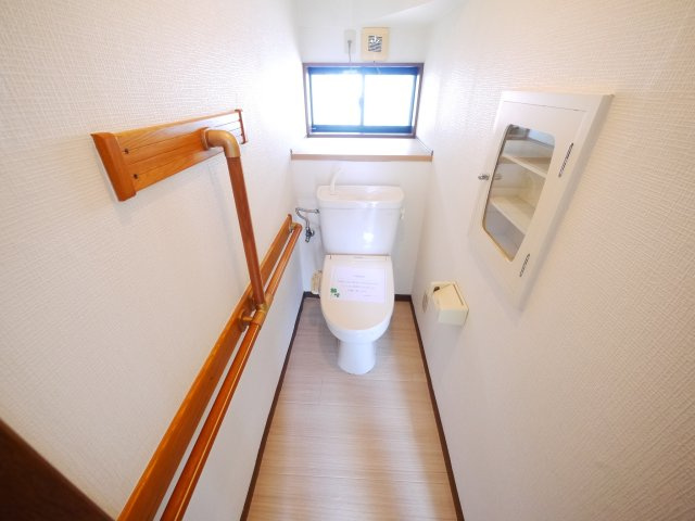 東金市菱沼  中古戸建 のトイレ|内装リフォーム済み令和8年4月 JR東金線求名駅徒歩約8分 スーパートアトライウェル徒歩約13分
