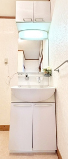 【独立洗面台】 | 灘区篠原台　中古戸建 | シャワー付き洗面台でお掃除も楽らく