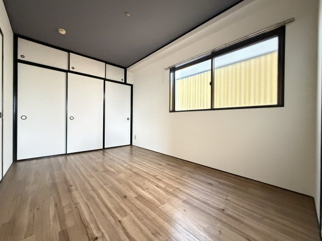 メジェーム住吉の洋室