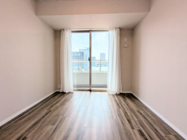 TOWER RESIDENCE TOKYOの洋室|～WIC付きの主寝室写真～
