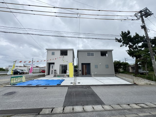 沖縄市美里（全2棟）ラスト1号棟の外観|1号棟　並列駐車2台完備♪