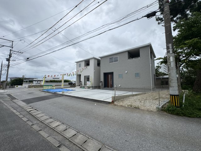 沖縄市美里（全2棟）ラスト1号棟の前面道路含む現地写真|※北西側公道4m♪