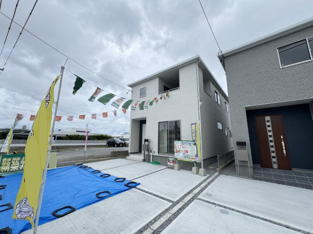 沖縄市美里（全2棟）ラスト1号棟の外観|1号棟　並列駐車2台完備♪