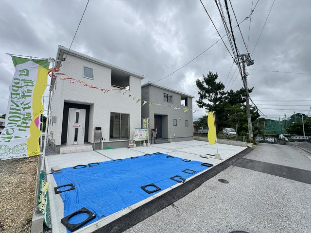 沖縄市美里（全2棟）ラスト1号棟の外観|1号棟　並列駐車2台完備♪