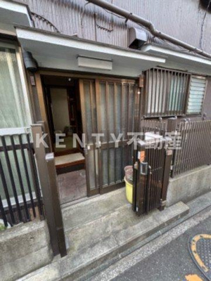 【エントランス】 | 東蒲田１丁目戸建 | 建物の内部です