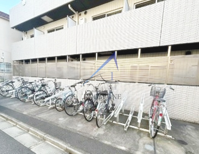 ＣＲＥＶＩＳＴＡ北千住のその他共用部分|駐輪場です。